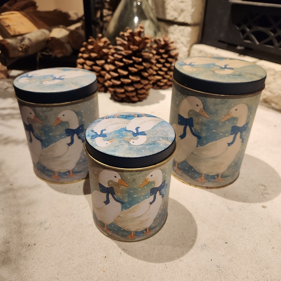 Vintage R.O.C. Nesting Goose Geese Storage Tin (Set of 3) - Picture 3 of 8